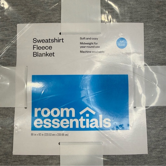 Room Essentials Light Gray Sweatshirt Fleece Blanket - Picture 2 of 3